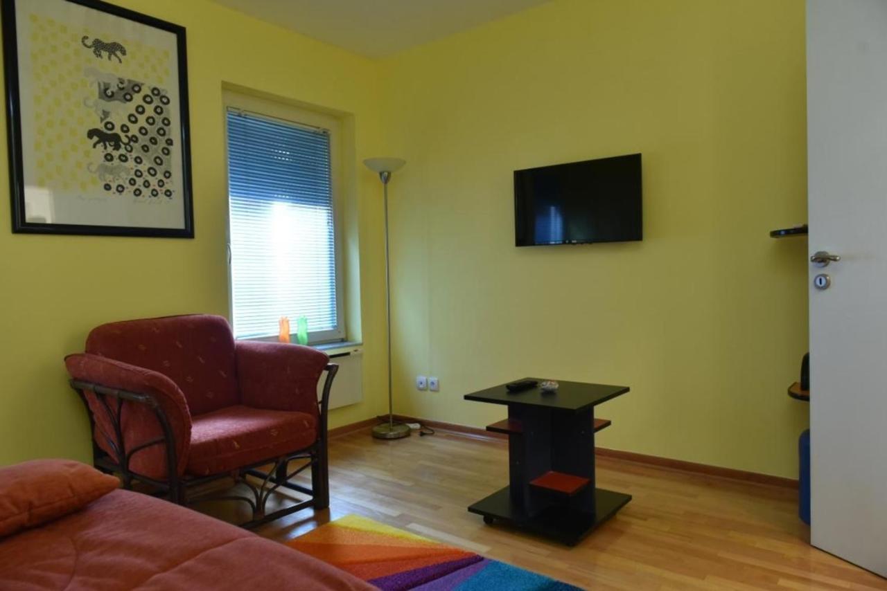 Promenada apartmani Kruševac Exterior foto